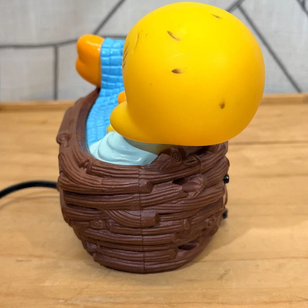 Westclox Tweety Bird‎ Alarm Clock OS Yellow Vintage Looney Tunes Nest 32402-AC